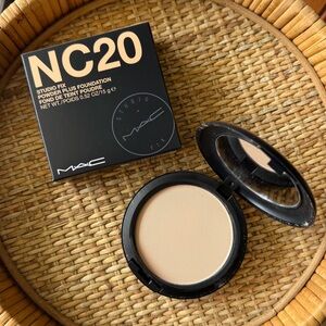 MAC Studio Fix Powder Foundation NC20 ORIGINAL FORMULA
